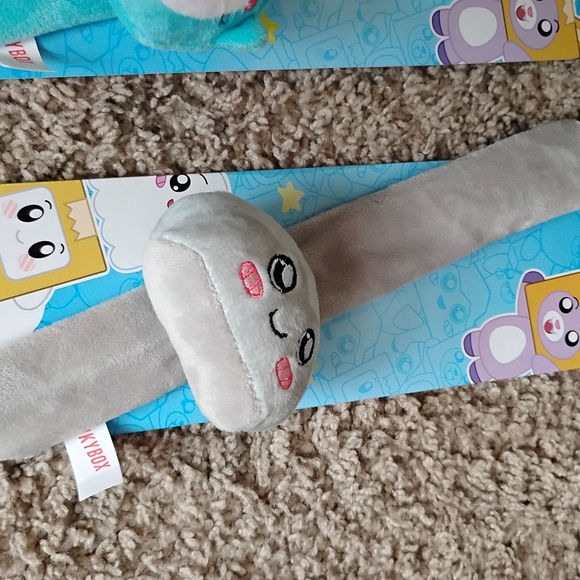 Lanky Box Wristbands - Picture 5 of 5